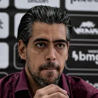 Santos vence disputa com europeus e Paulo Bracks está pronto para anunciar chegada de Léo Baptistão