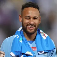 Jogou com Neymar e agora está voltando ao Santos para ajudar o Clube na Série B