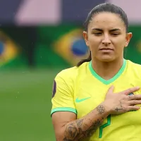 Seleção Brasileira Feminina: Ausência de Debinha nas Olimpíadas é alvo de críticas de campeã mundial