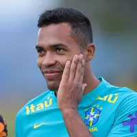 Grêmio faz contato por Alex Sandro e lateral confirma preferência pelo São Paulo