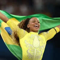 Ginástica nas Olimpíadas 2024: Rebeca Andrade briga até o fim e leva a prata no individual geral; Biles é ouro