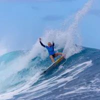 Olimpíadas 2024: Tatiana Weston-Webb despacha número 1 do mundo e vai às quartas de final do surfe