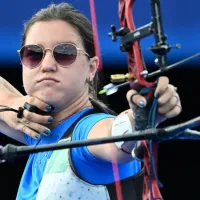 Olimpíadas 2024: Ana Luiza Caetano perde nas oitavas de final do tiro com arco