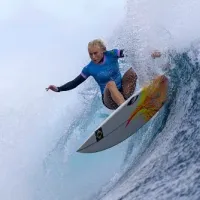 Olimpíadas 2024: Tatiana Weston-Webb tem duelo emocionante e leva a prata no surfe feminino