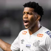 Gil tem discussão séria com atacante do Santos e bastidores são revelados na Vila