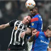 Jogador do San Lorenzo expõe atitude de árbitro com Vargas, do Atlético-MG: \'Foi um papelão\'