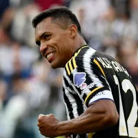 Alex Sandro aceita assinar com o Flamengo e faz um único pedido