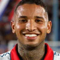 Izquierdo teria sofrido AVC durante partida contra o São Paulo; Nacional atualiza quadro do jogador