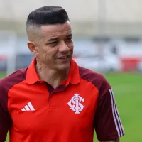 De volta ao Internacional, D\'Alessandro tem primeiro contato com Gabriel Carvalho, nova joia colorada