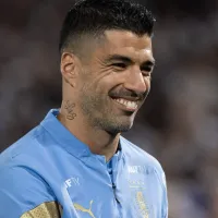 Suárez provoca De La Cruz em entrevista e relembra passagem pelo Grêmio: “Ele tem medo”