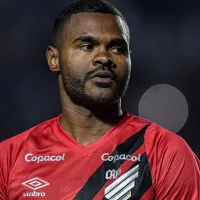 Nikão, afastado no Athletico, ainda pertence ao São Paulo 