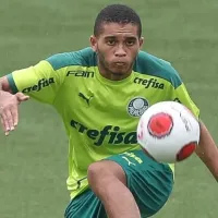 Vareta, promessa do Palmeiras, pede passagem ao titular profissional