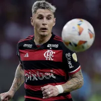 Varela, do Flamengo, agrada como zagueiro no Uruguai