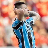 Substituição de Aravena no GreNal 433 irrita torcida do Grêmio contra Renato Gaúcho: “Tá perdido”