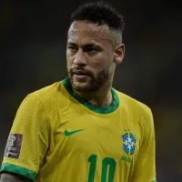 Neymar se rende a Estêvão ao ser superado por Cria do Palmeiras.