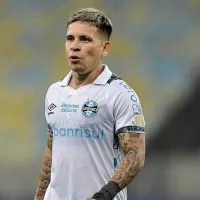 Torcida do Grêmio critica Soteldo e não entende permanência do atacante diante do Fluminense