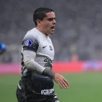 Fagner está incomodado no Corinthians e quer mais minutos