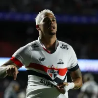 Luciano é ovacionado pela torcida do São Paulo após vitória