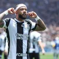 Augusto Melo conversa com Memphis Depay sobre impeachment no Corinthians