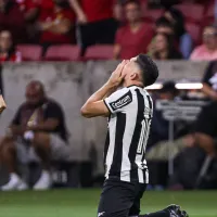 Botafogo vence Internacional e se aproxima do título brasileiro