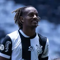 Carrillo mal renova contrato com o Timão e gera divisão