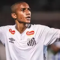 Juninho, filho de Robinho, é destaque de goleada do Santos na Copinha e comemora com pedalada
