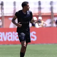 Após vender Denner ao Chelsea, Corinthians sobe lateral ao profissional 