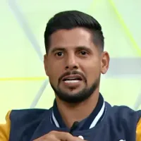 Cicinho discorda de Sheik e aponta o São Paulo acima do Corinthians: “Pé nas costas…”