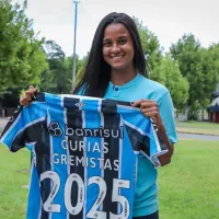Emille assina primeiro contrato profissional com o Grêmio e reforça elenco das Gurias Gremistas