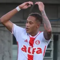 Internacional vence Caxias com dois gols de Vitinho e se aproxima de vaga na final do Gauchão