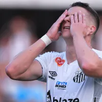 Santos enfrenta grande problema com estafe de Julio Furch por rescisão contratual 