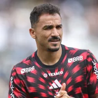 Após susto, situação de Danilo é revelada no Flamengo e departamento médico expõe data para retorno