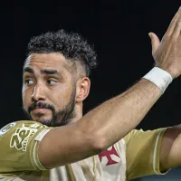 Dimitri Payet comunica amigos que está de saída do Vasco, mas descarta rescisão antecipada