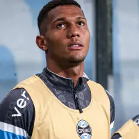 Lista de saídas no Grêmio é revelada com Adriel e +5 e tem aprovação de Quinteros