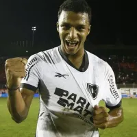 Fabiano, revelado pelo Botafogo, é anunciado como novo reforço do Karpaty Lviv, da Ucrânia