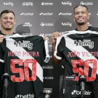 João Victor e Hugo Moura recebem homenagem pelos 50 jogos com a camisa do Vasco