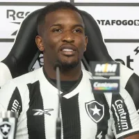 Elias Manoel é apresentado no Botafogo e cita sua versatilidade no ataque