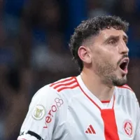 Além de Rogel, Internacional deve se despedir de Clayton Sampaio na janela do meio do ano