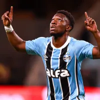 Esposa de Amuzu se pronuncia sobre rumores de separação e confirma motivo para a baixa do jogador no Grêmio