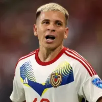 Soteldo chega aos EUA rasgando elogios a Renato Gaúcho