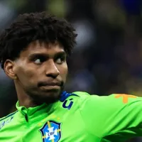 Hugo Souza relembra passado no Vasco