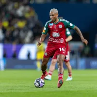Santos negocia com Vitinho e tenta reduzir alto salário do atacante