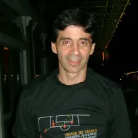Mauro Galvão demonstra preocupação com estilo de jogo do Vasco