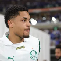Vitor Roque tenta gol de bicicleta e irrita torcedores do Palmeiras: “Força demais”