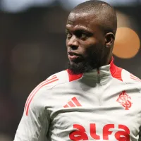 Enner Valencia ‘vira alvo’ da torcida do Internacional mesmo após dois gols em jogo-treino