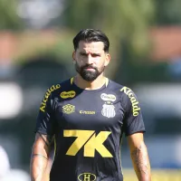 Mesmo com sondagens, Tomás Rincón descarta saída e garante permanência no Santos até 2026