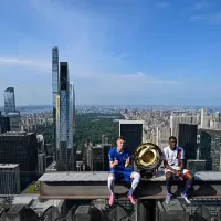 Fifa promove encontro entre Palmer e Dembélé e recria imagem histórica para a final do Mundial de Clubes