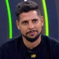 Cicinho sobe o tom e questiona Lucas Piton após derrota do Vasco: “Não há necessidade”