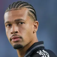 Vasco se preocupa com a situação de João Victor com a torcida e Fernando Diniz conversa com o zagueiro