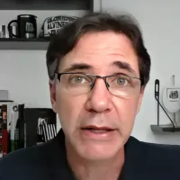 Santos continua busca por um zagueiro, mas posição não é prioridade, segundo Vagner Frederico